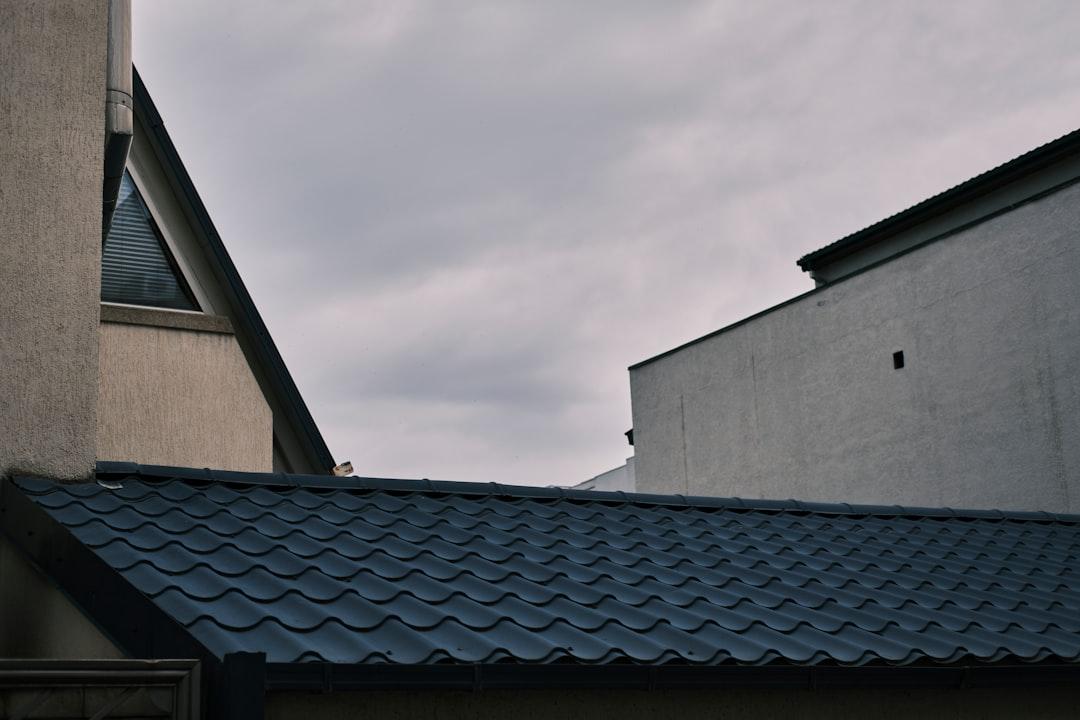 Papa termozgrzewalna na dach z desek – praktyczny przewodnik