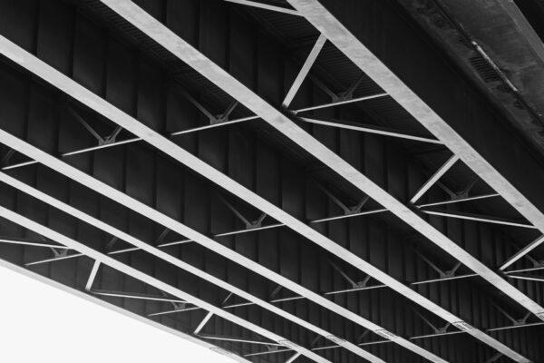 Industrialny Styl Wnętrza: Inspirująca Ewolucja Designu Przemysłowego